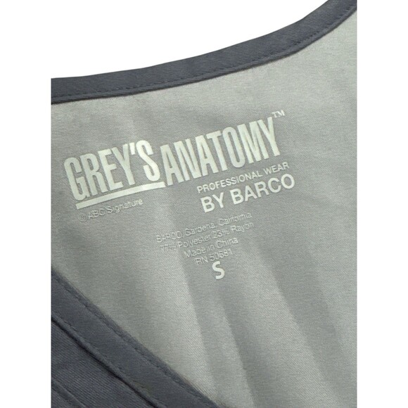 Grey’s Anatomy Modern Classic Fit V-Neck Scrub Top Granite Small 3 Pockets 41452 - Picture 4 of 9